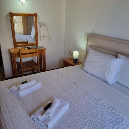 Zeus Guesthouse Панагія Екстер'єр фото