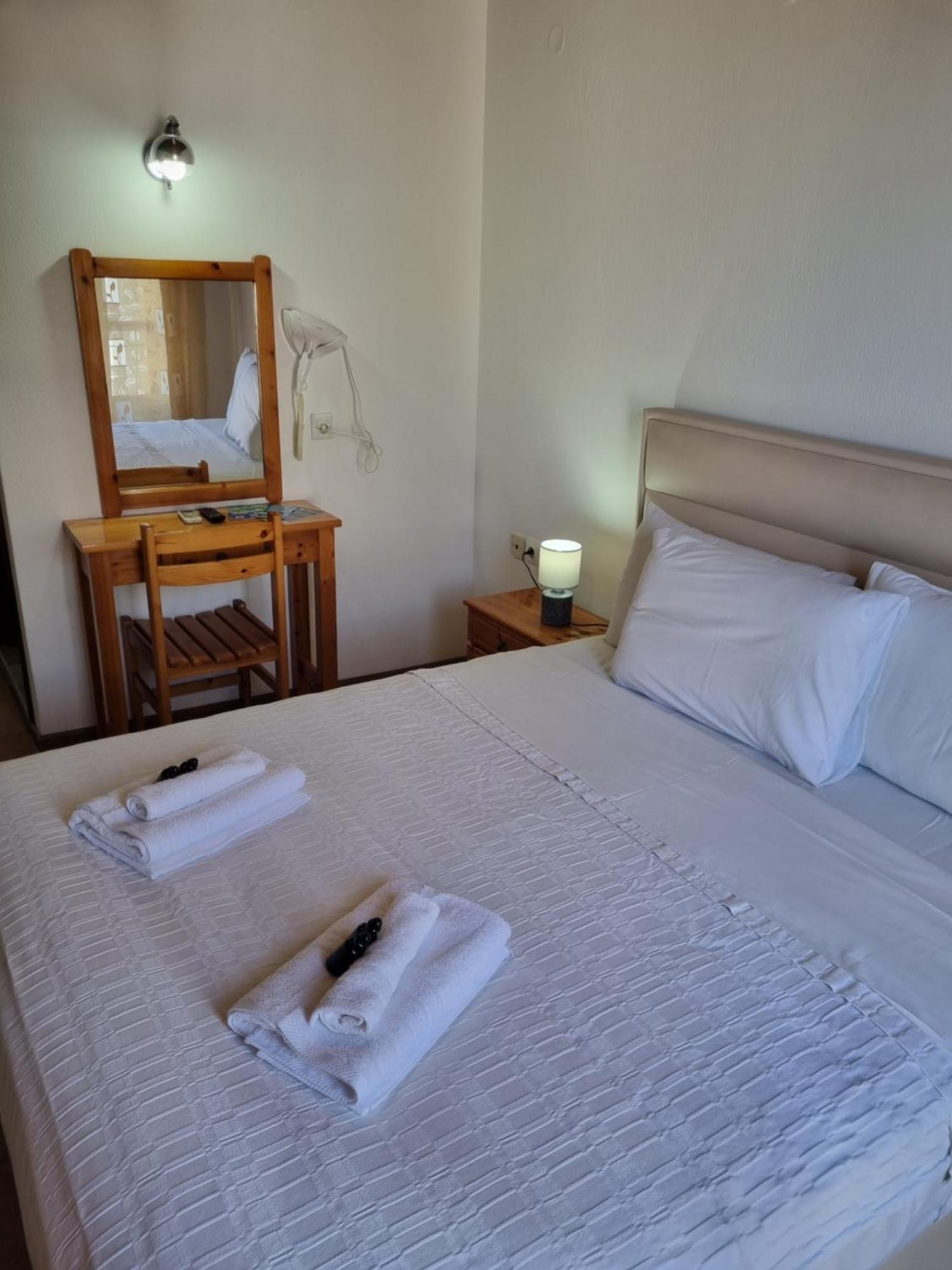 Zeus Guesthouse Панагія Екстер'єр фото